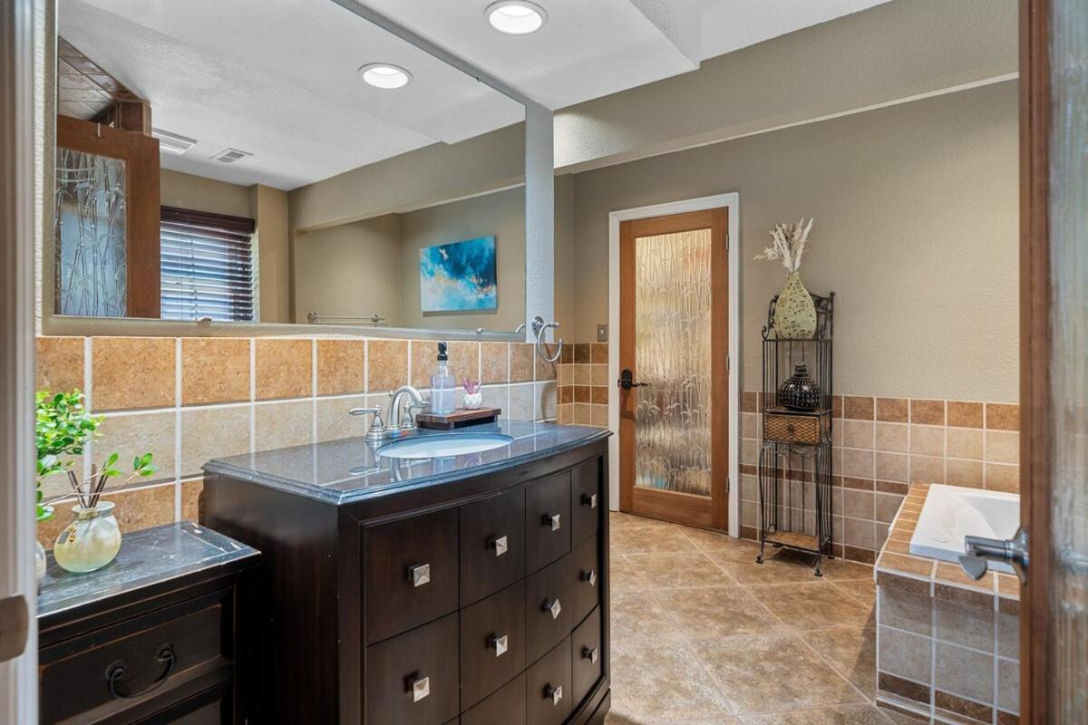 Steps To The Lake, Game Room & More! Sleeps 9 Lake Hamilton Exteriör bild
