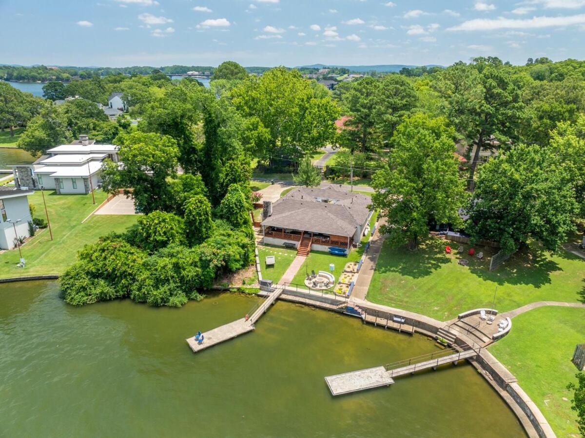 Steps To The Lake, Game Room & More! Sleeps 9 Lake Hamilton Exteriör bild