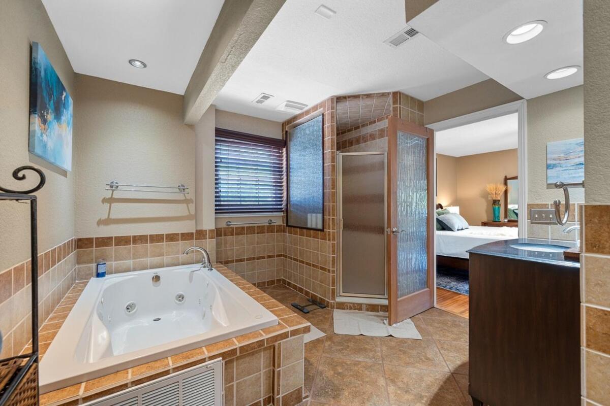 Steps To The Lake, Game Room & More! Sleeps 9 Lake Hamilton Exteriör bild